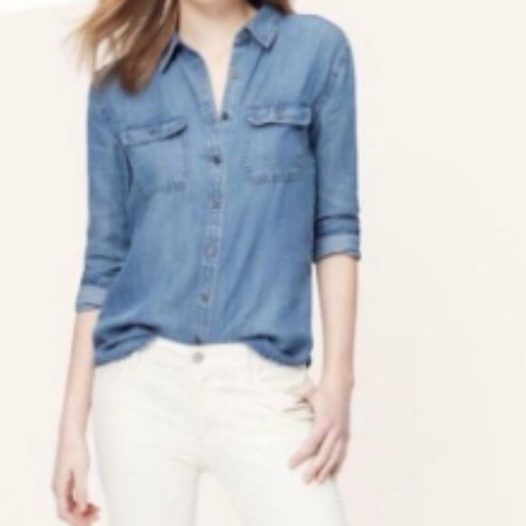 Loft Ann Taylor Light Denim Long Sleeve Button Front Shirt Size S - Picture 2 of 4